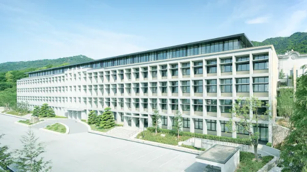 ROKKO JUNIOR/SENIOR HIGH SCHOOL